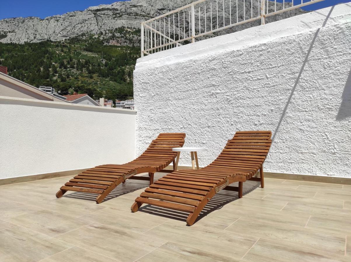 Private Bedroom With Bathroom Baska Voda Exterior photo