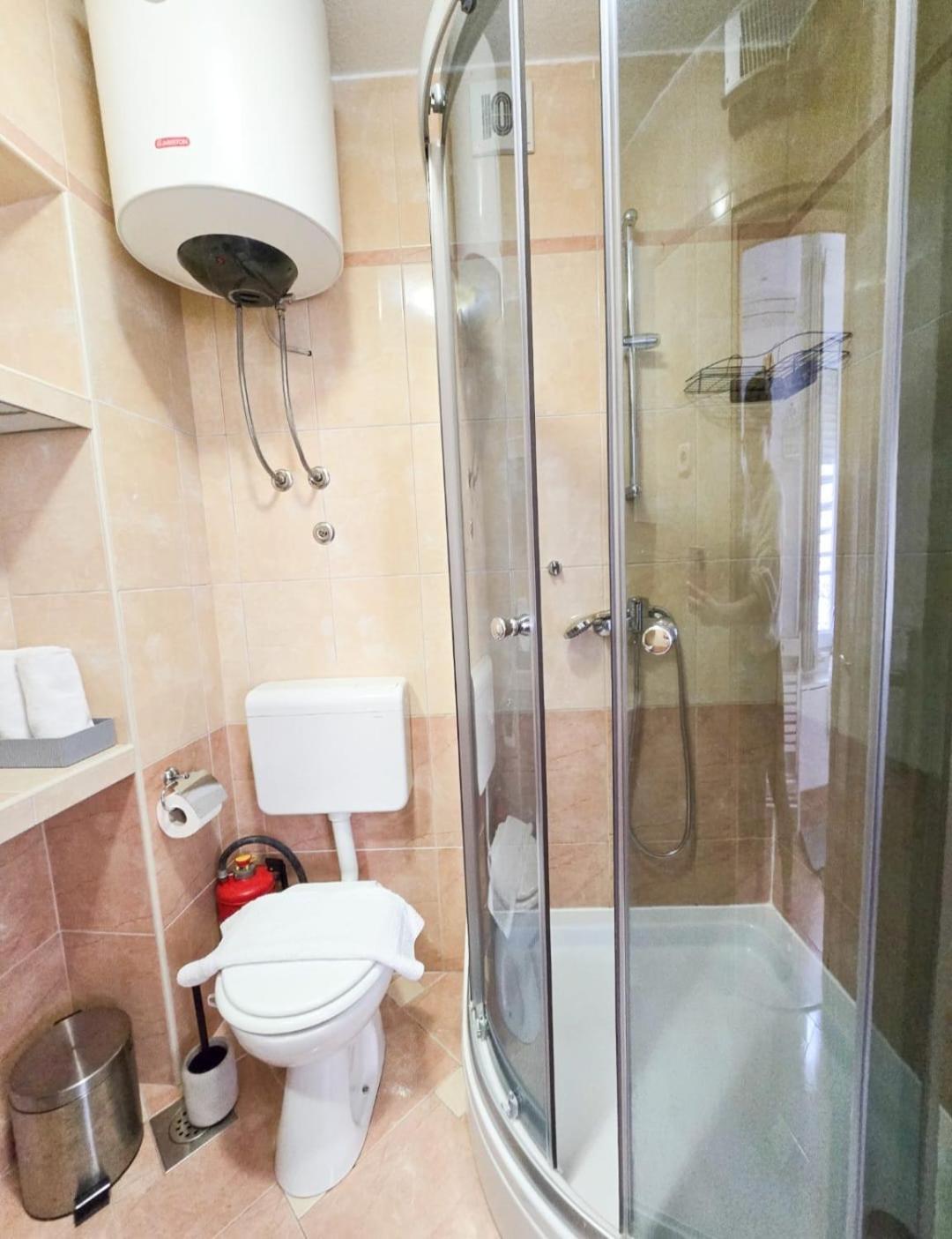 Private Bedroom With Bathroom Baska Voda Exterior photo